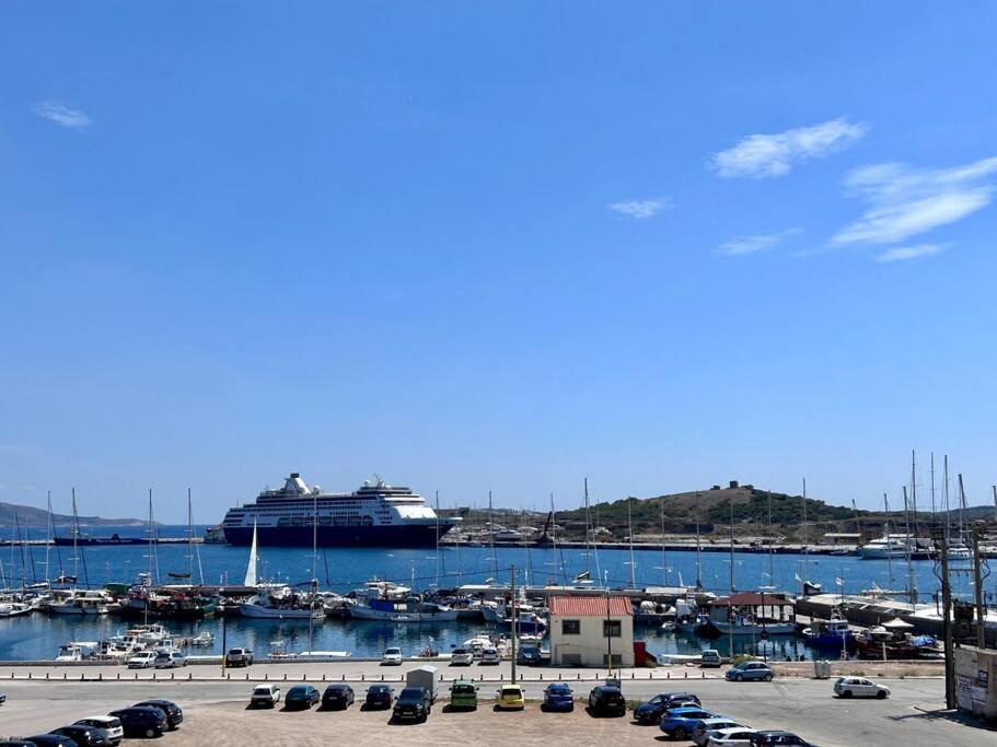 Apartament Luxury Port View Lávrion Zewnętrze zdjęcie